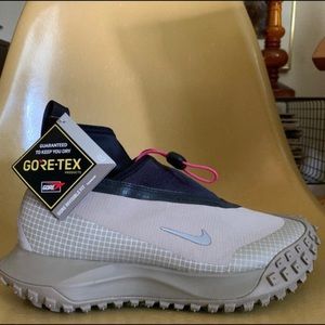 Nike ACG Mountain Fly Gore Tex Sz 6